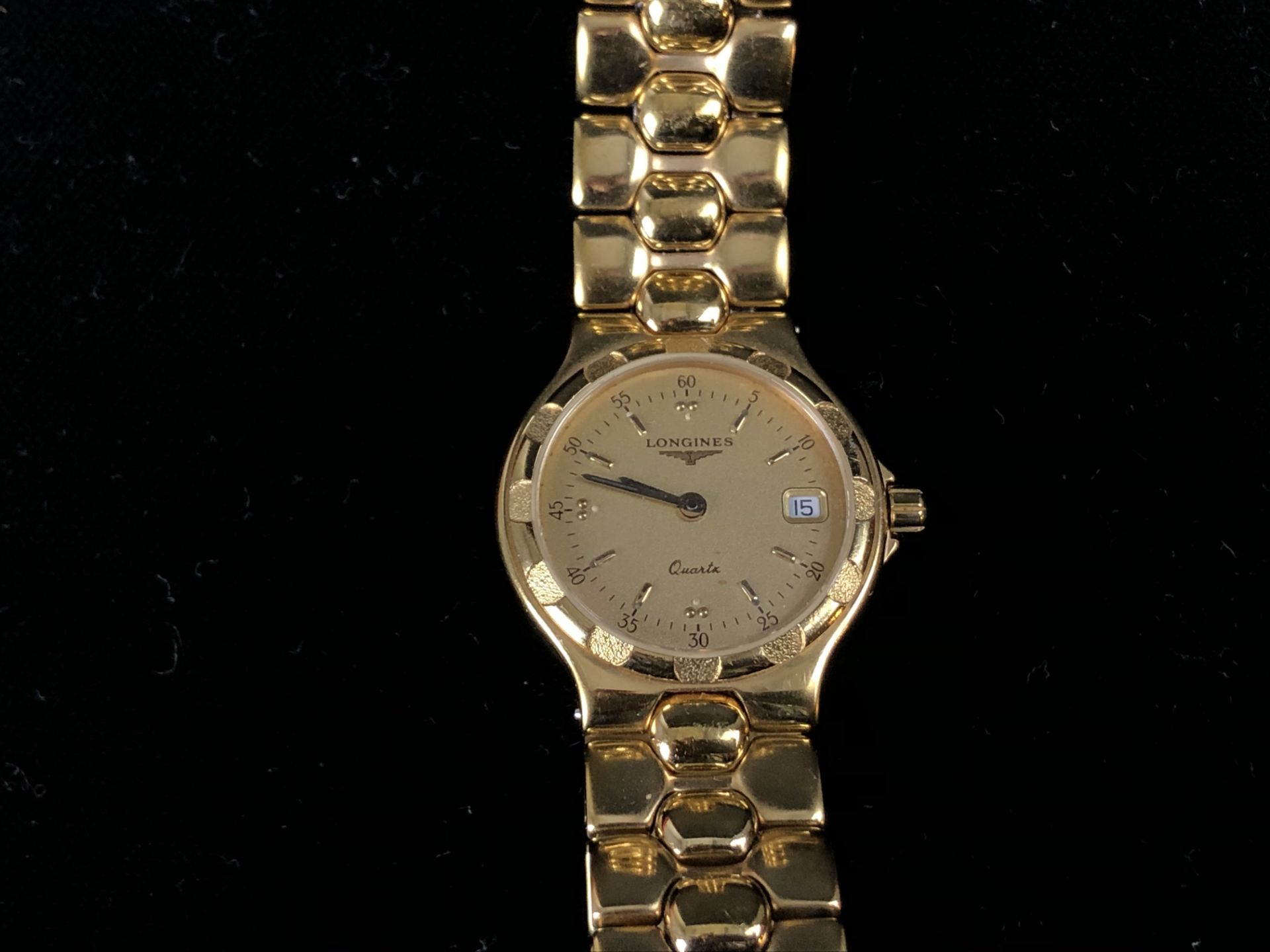 Montre bracelet de dame LONGINES. Acier. Mouvement Quartz. N° 27341525. -