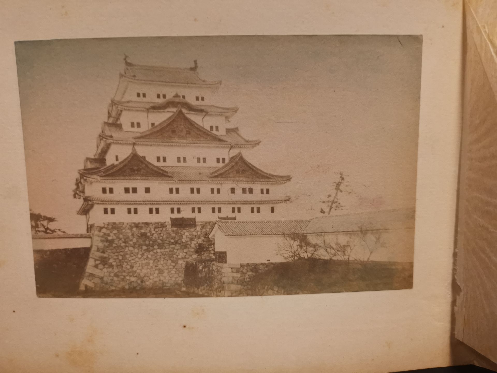 JAPON. Album accordéon comprenant 38 photographies dont scène de marché, homme [...] - Bild 6 aus 8