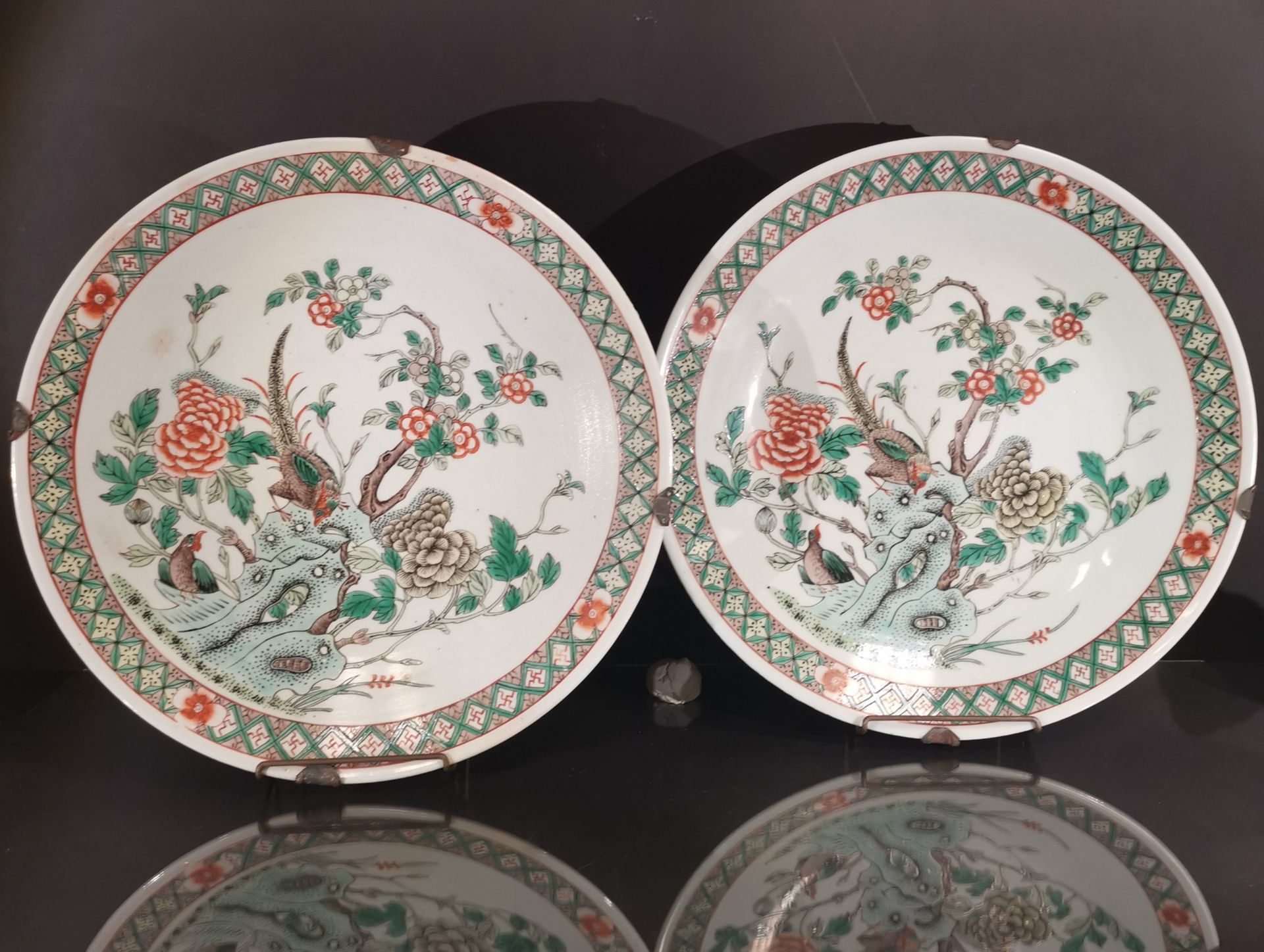 Paire de plats en porcelaine famille verte. Chine, fin du XIXème siècle, début du [...]