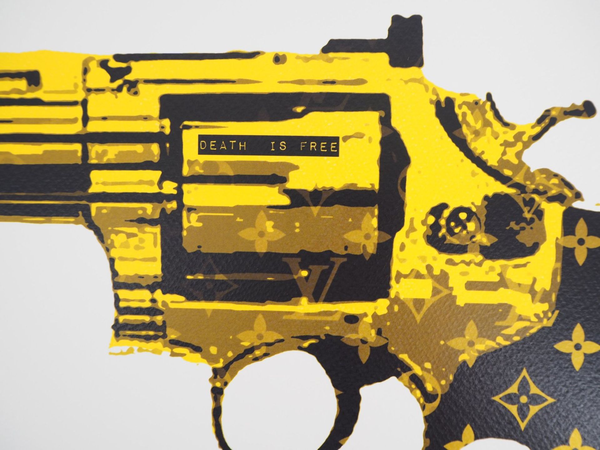 Death NYC Yellow Gun, 2018 Original silkscreen by Death NYC - emerging American [...] - Bild 3 aus 3