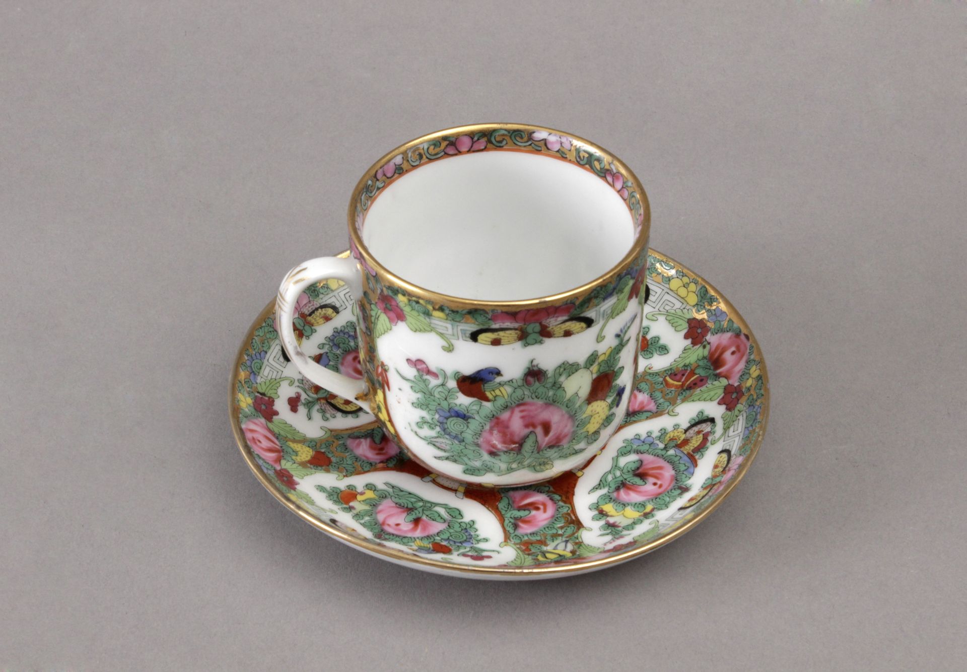 A 19th century coffee set for one person in Canton porcelain - Image 2 of 2