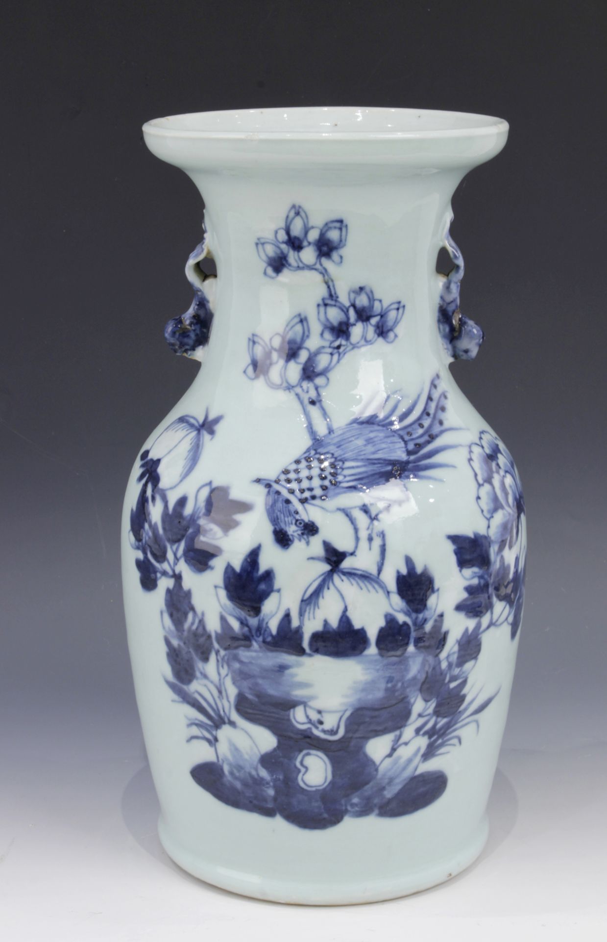 A 20th century Chinese porcelain vase