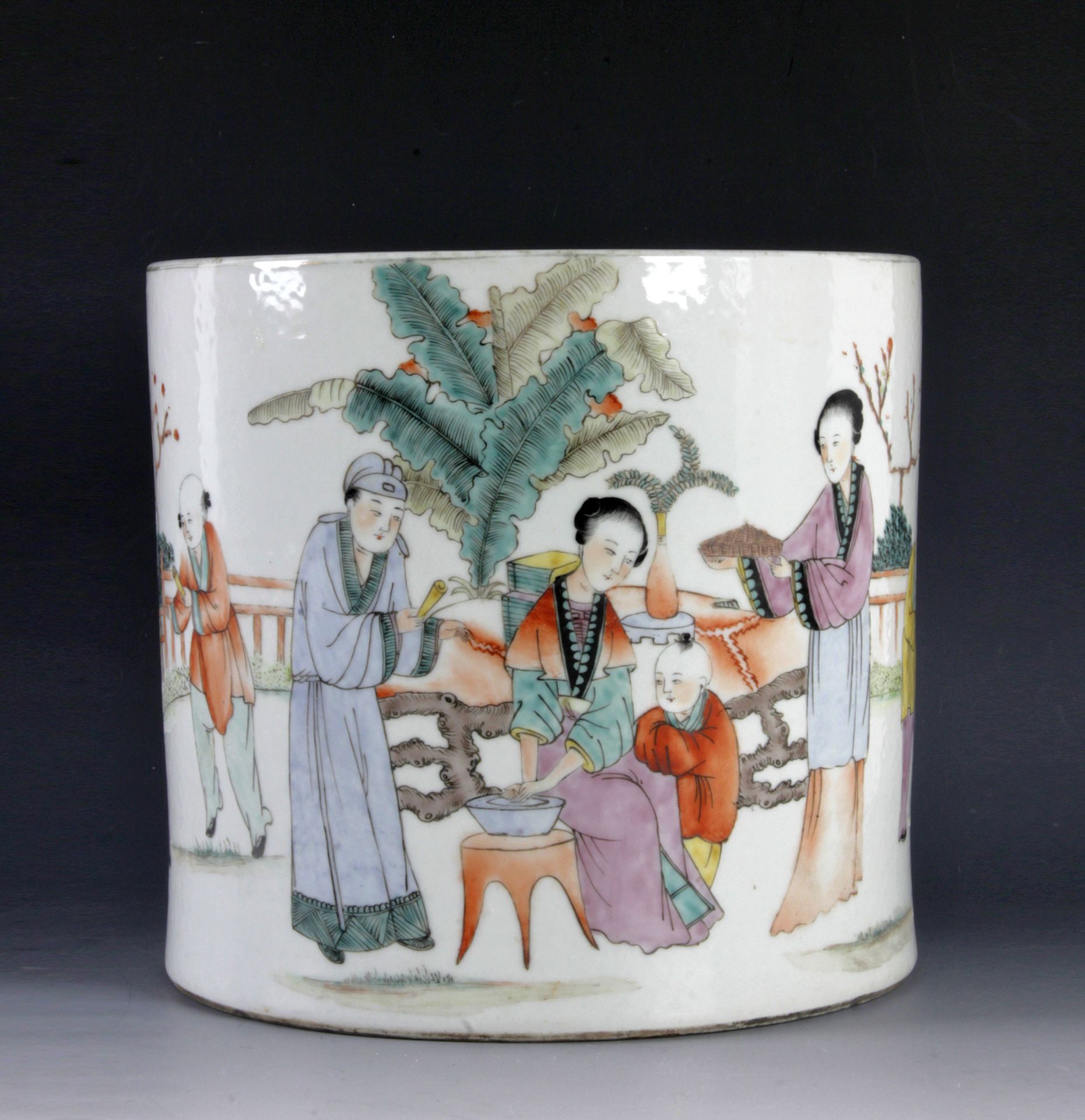 A 19th century Chinese Qing dynasty Famille Rose porcelain brush pot