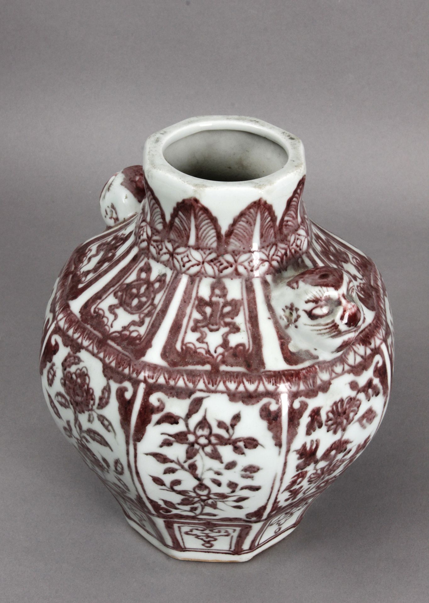 A 19th century Chinese Qing dynasty porcelain archaistic vase - Image 2 of 4