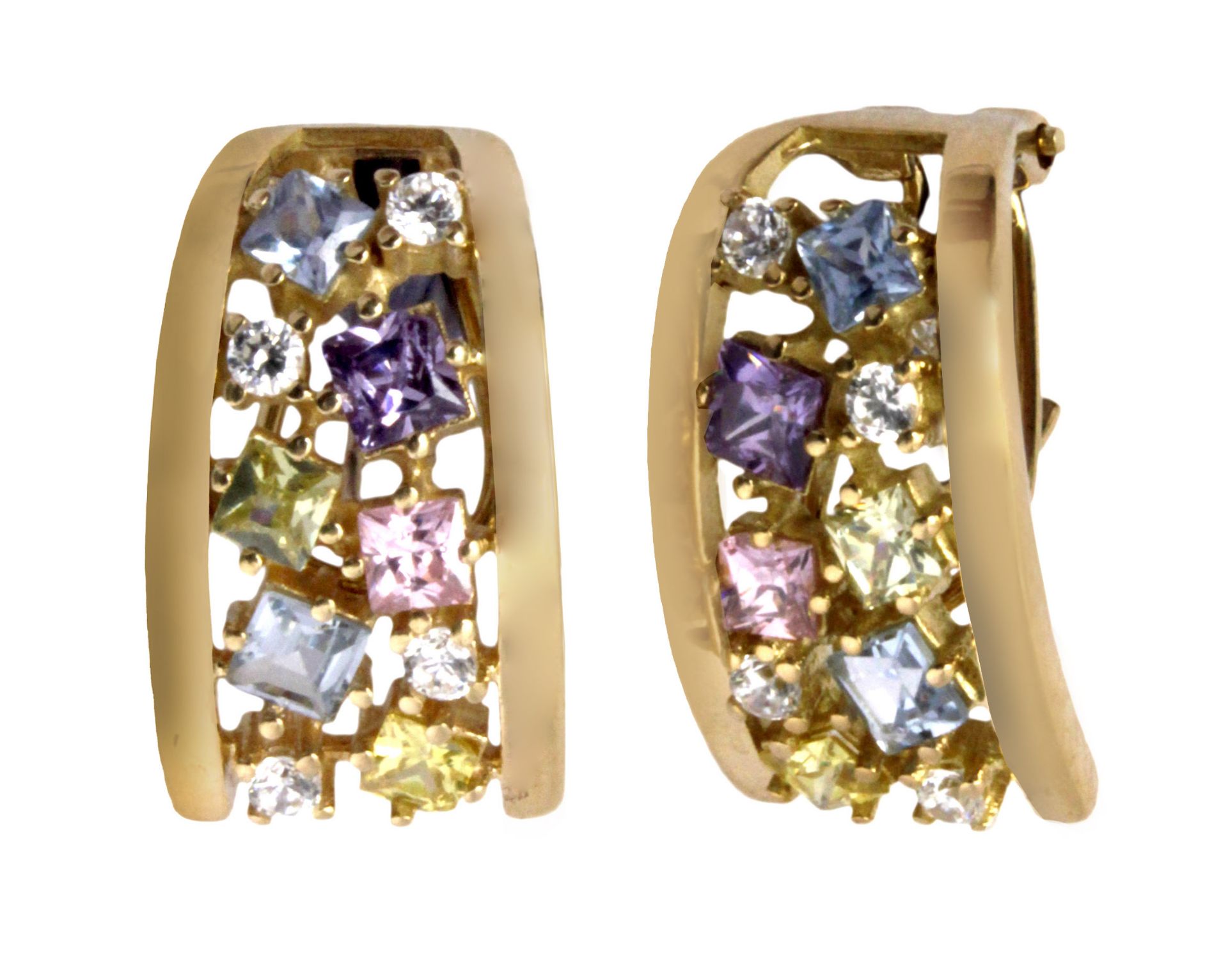 A pair of earrings with an 18k yellow gold setting, brilliant cut diamonds and colour gemstones