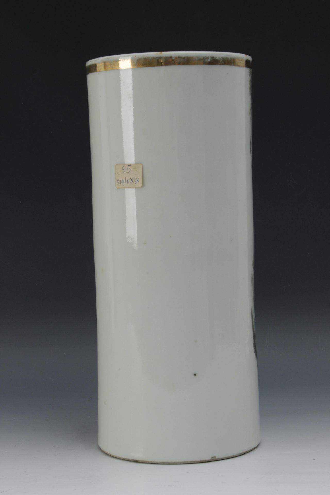 A 20th century Chinese porcelain brush pot from the Republic period - Image 3 of 4