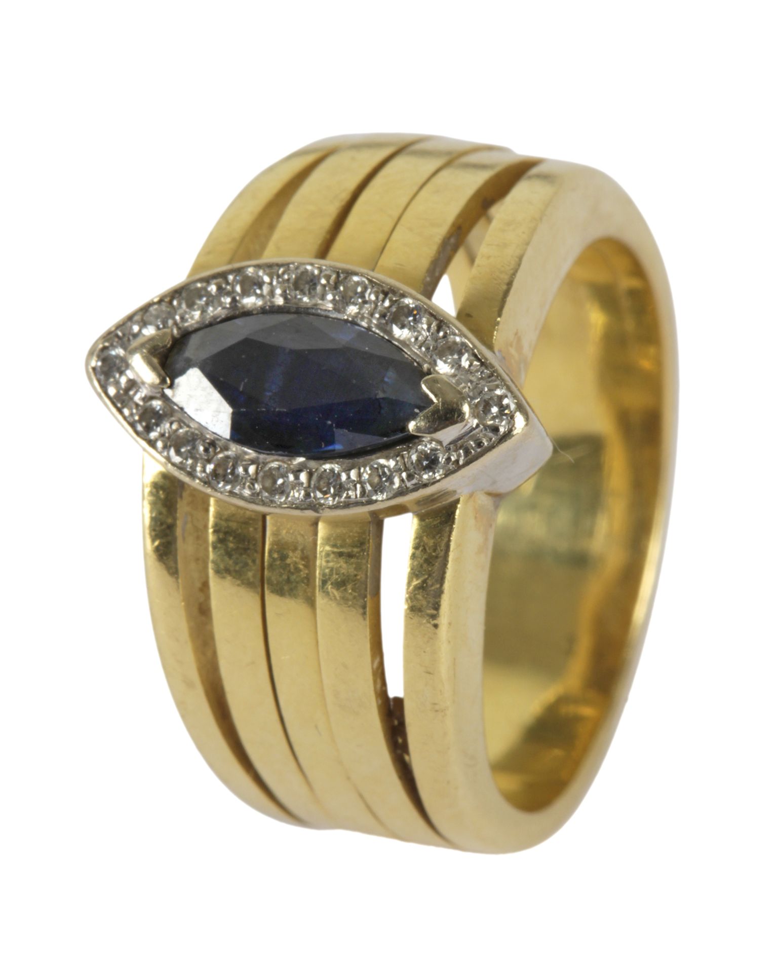 Sapphire and diamond ring with an 18k. yellow gold setting - Image 2 of 2