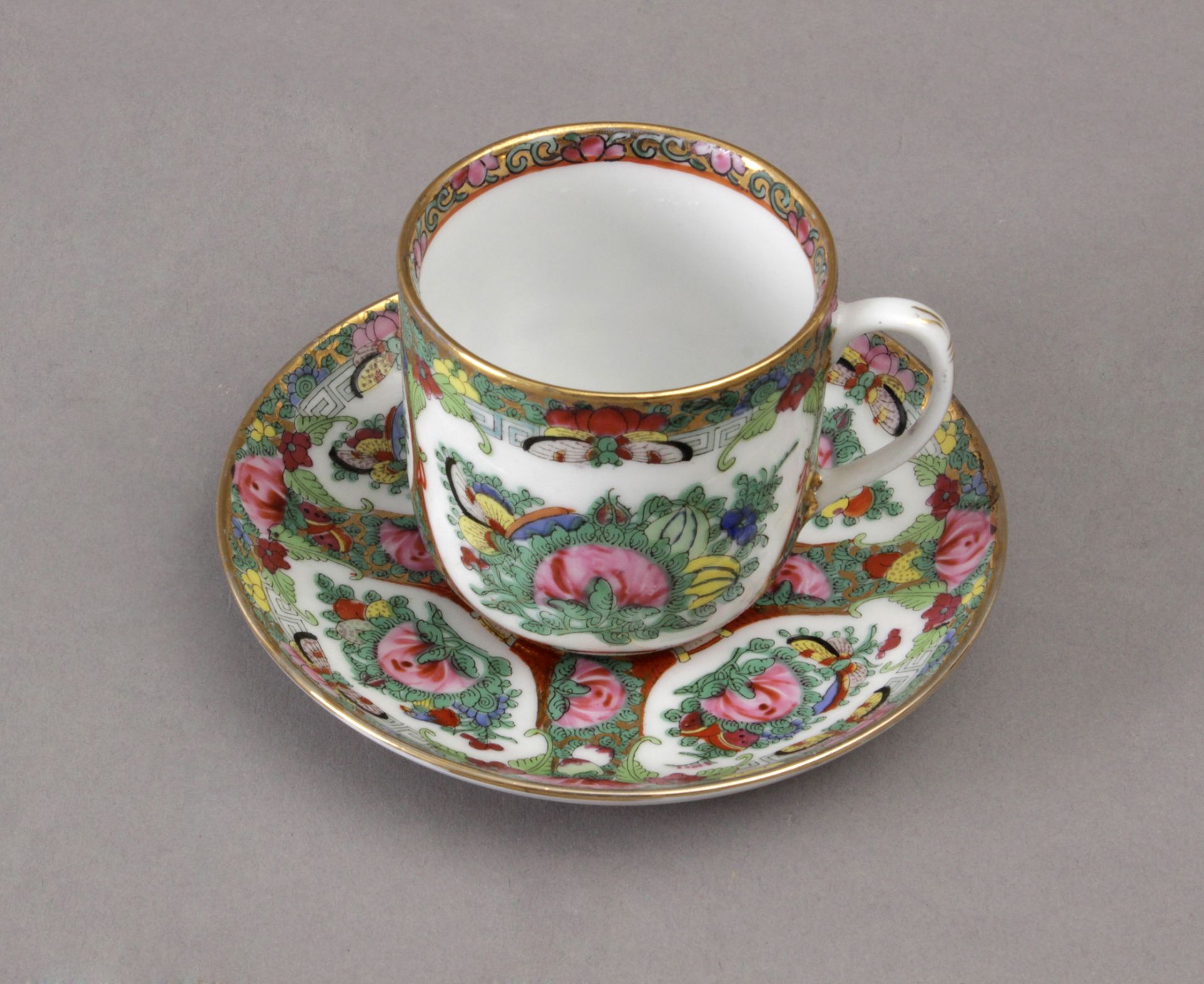 A 19th century coffee set for one person in Canton porcelain