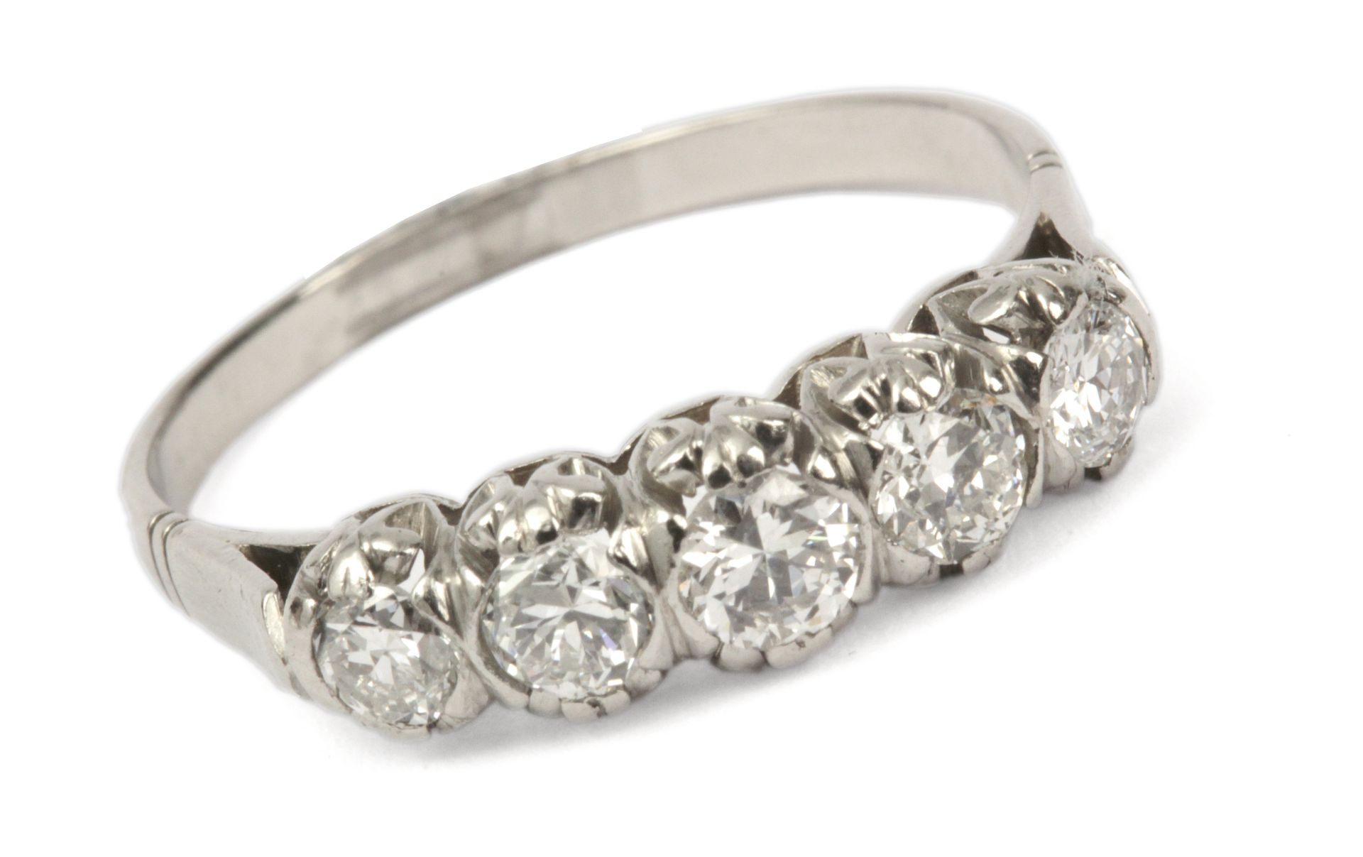 Brilliant cut diamonds five stone ring with a platinum setting