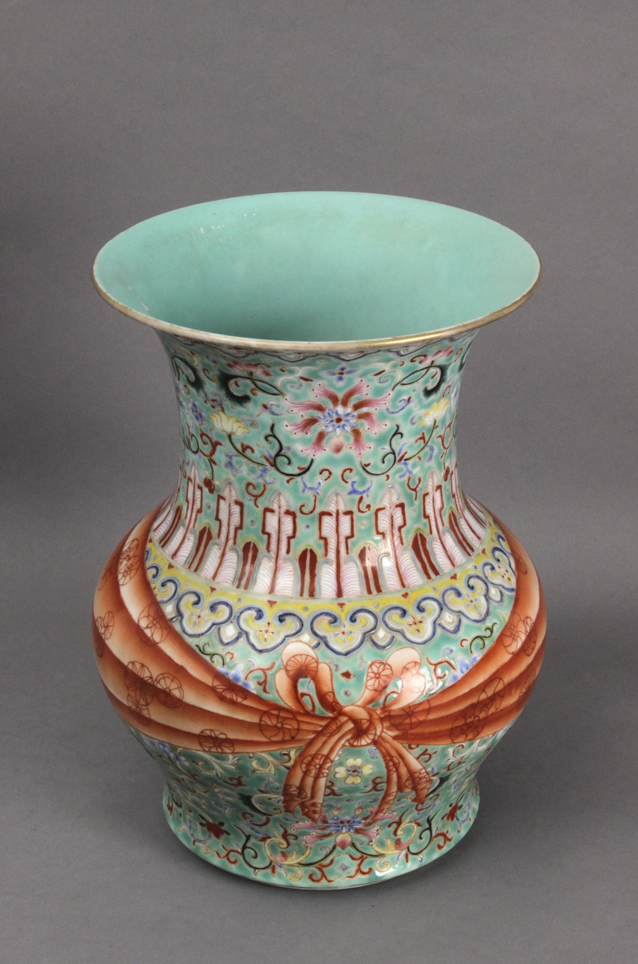 A 20th century Chinese Famille Rose porcelain vase from the Republic period