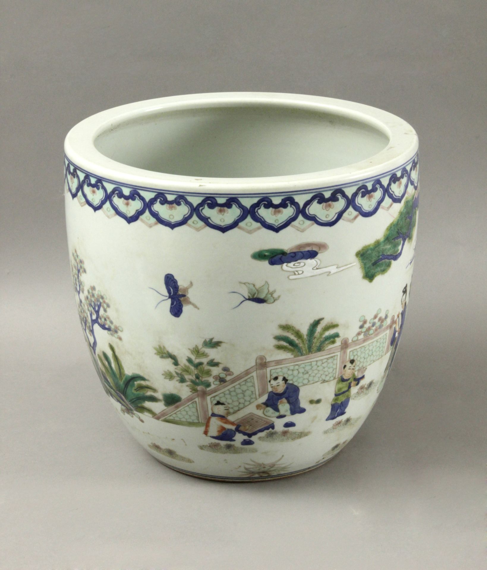20th century Chinese cache-pot in porcelain - Image 3 of 3