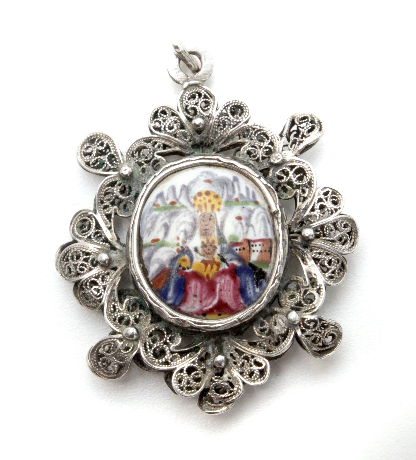 Late 17th century-early 18th century Spanish silver filigree reliquary pendant