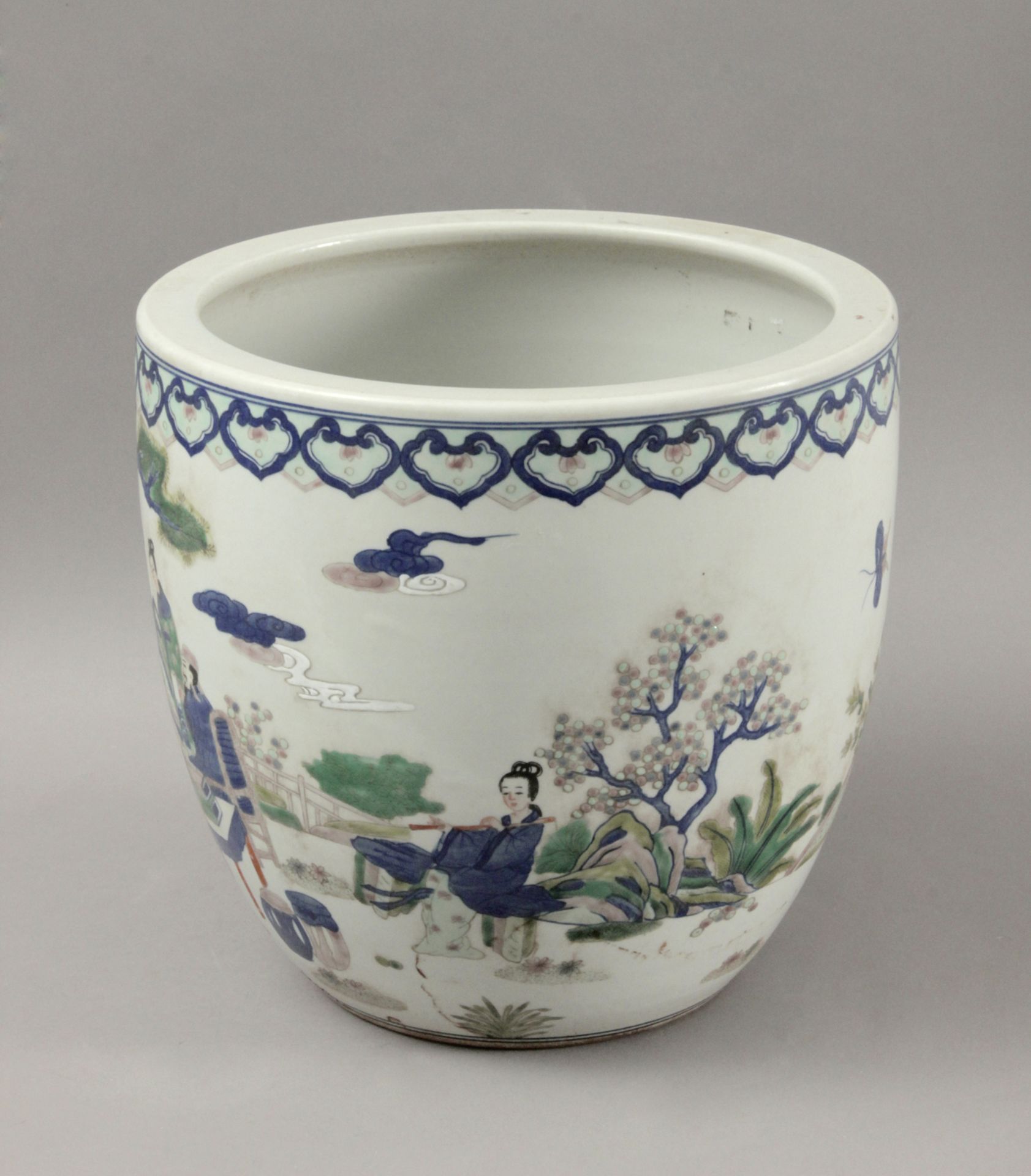 20th century Chinese cache-pot in porcelain - Image 2 of 3