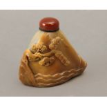 A 20th century Chinese carved agate snuff bottle