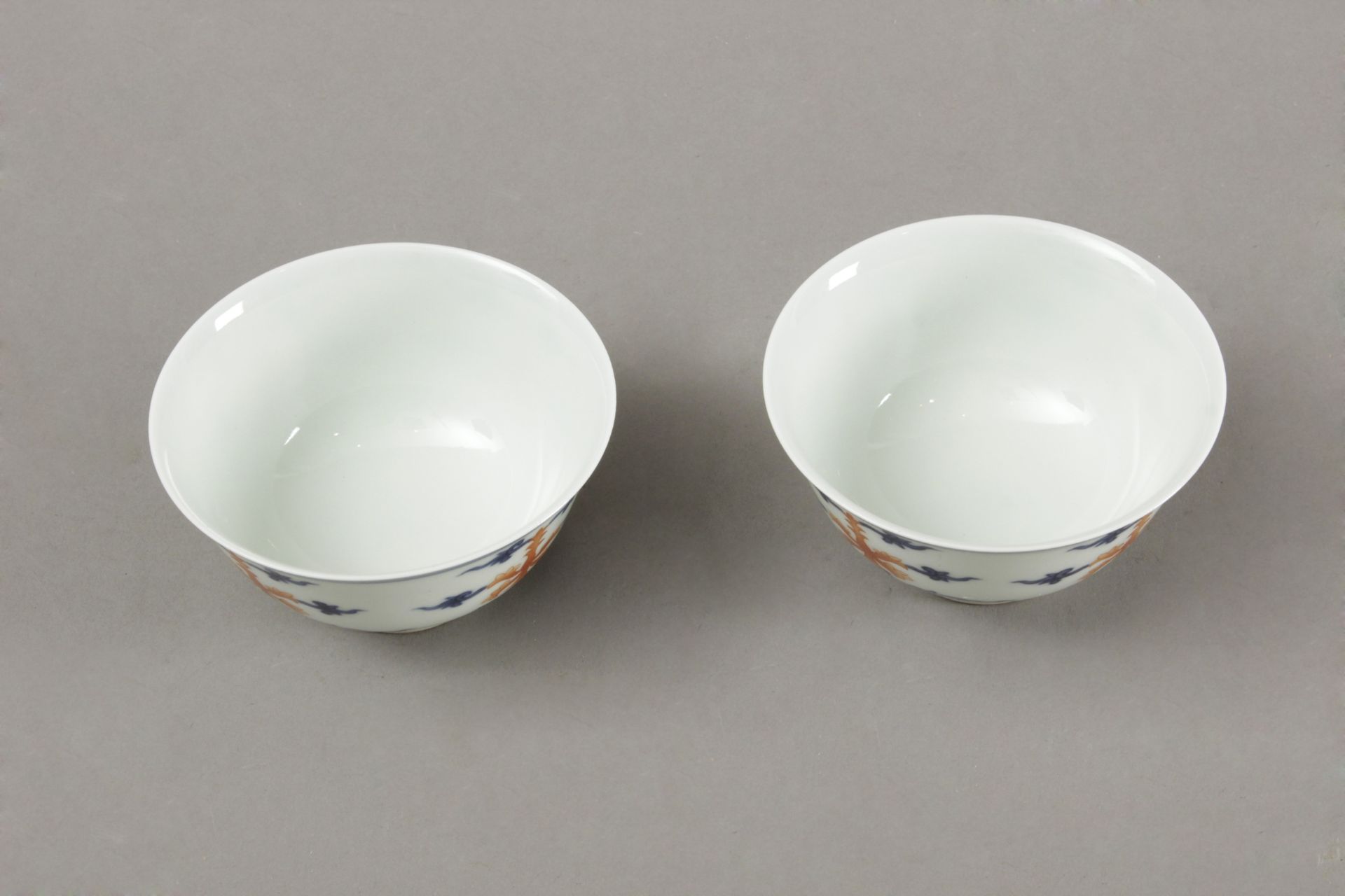 Pair of 20th century Chinese tea cups in blue and white porcelain - Image 3 of 4