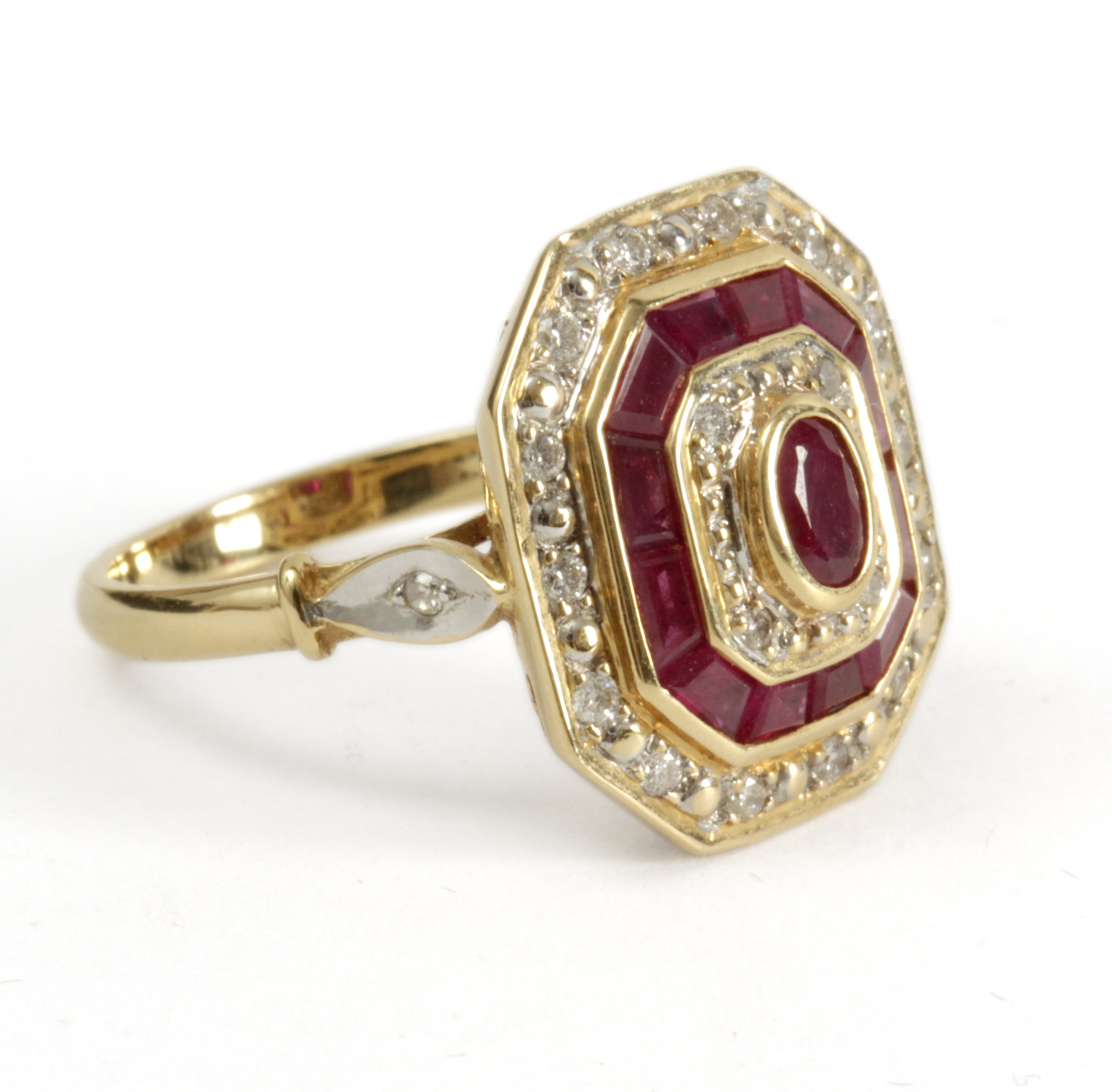 18k. yellow gold, ruby and diamonds ring
