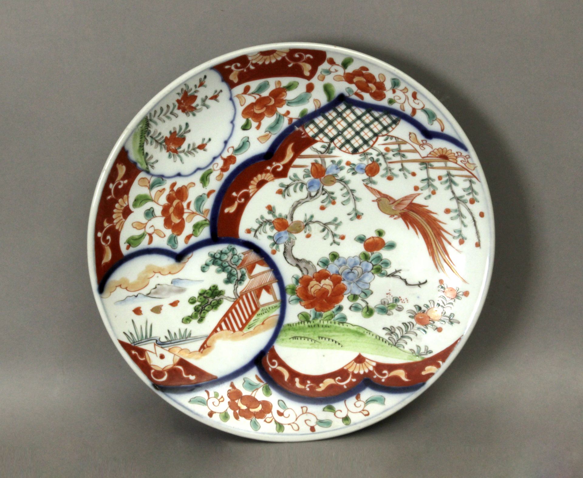 First half of 20th century Chinese Republic period dish in Imari porcelain