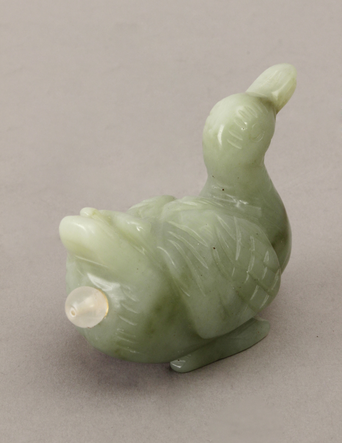 A 20th century Chinese carved jade snuff bottle - Image 3 of 3