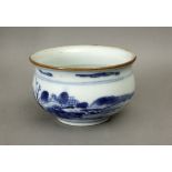 A 19th century Chinese Qing dinasty container in white and blue porcelain