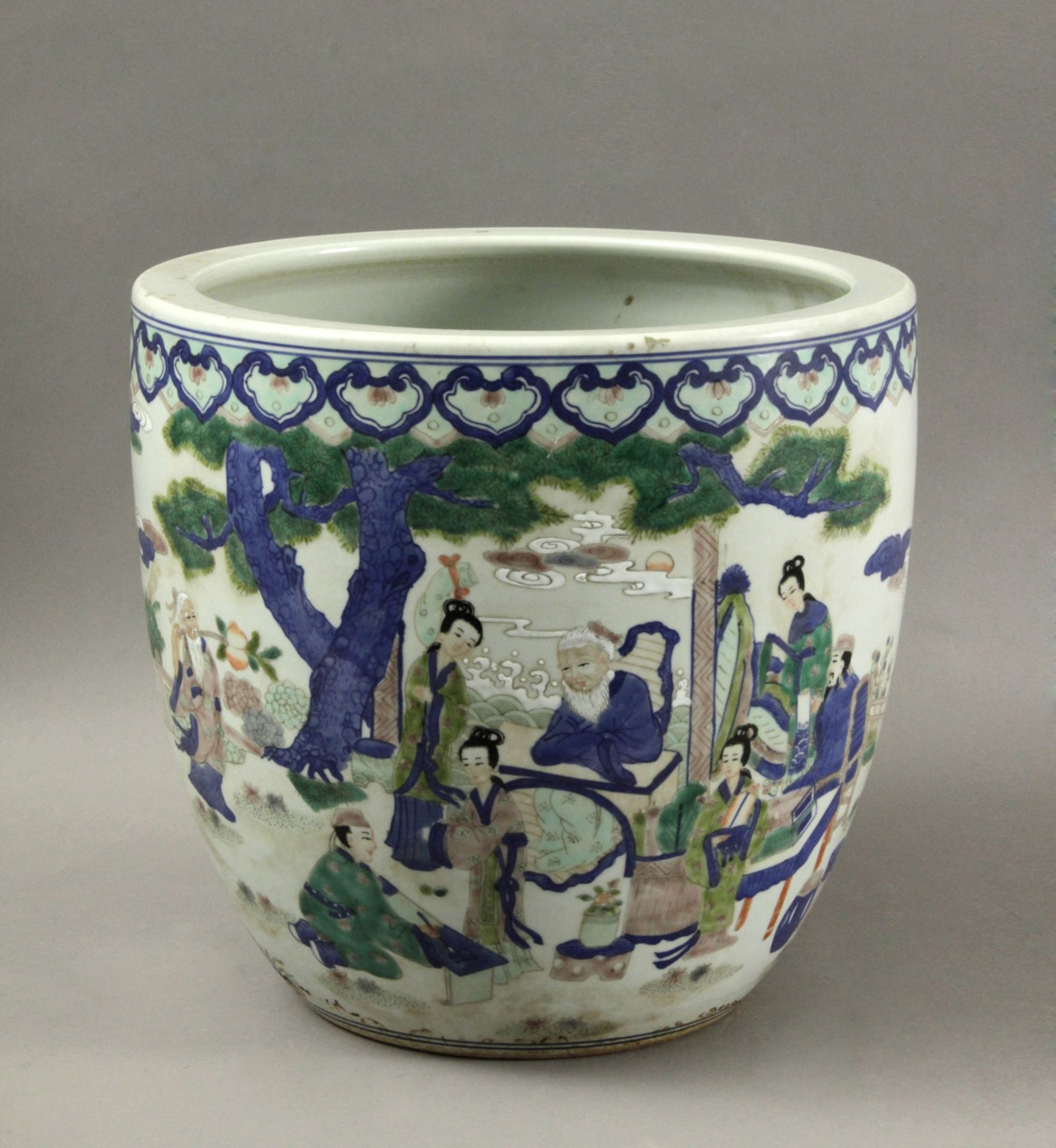 20th century Chinese cache-pot in porcelain