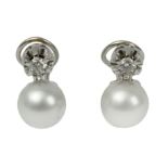 Toi et moi' earrings in 18k. white gold, brilliant cut diamonds and Australian pearls