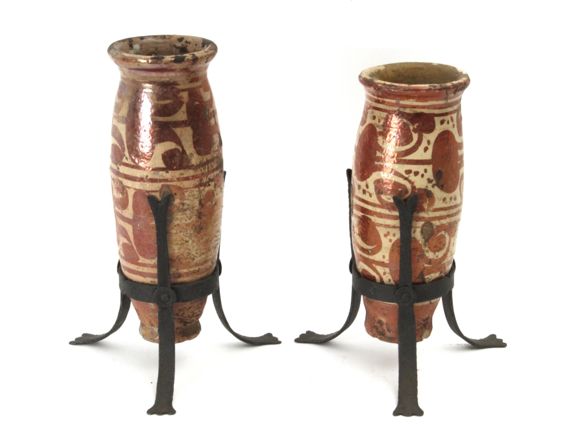 Pair of 18th century honey pots in Manises tin-glazed pottery - Image 2 of 2