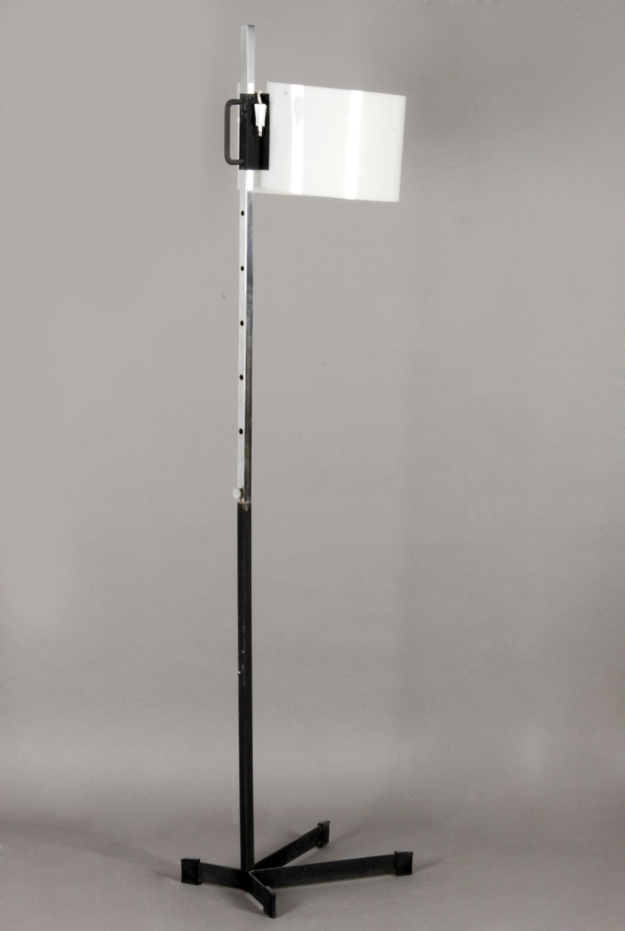 Miguel Milá. TMC floor lamp for Tramo circa 1950 - Bild 2 aus 4