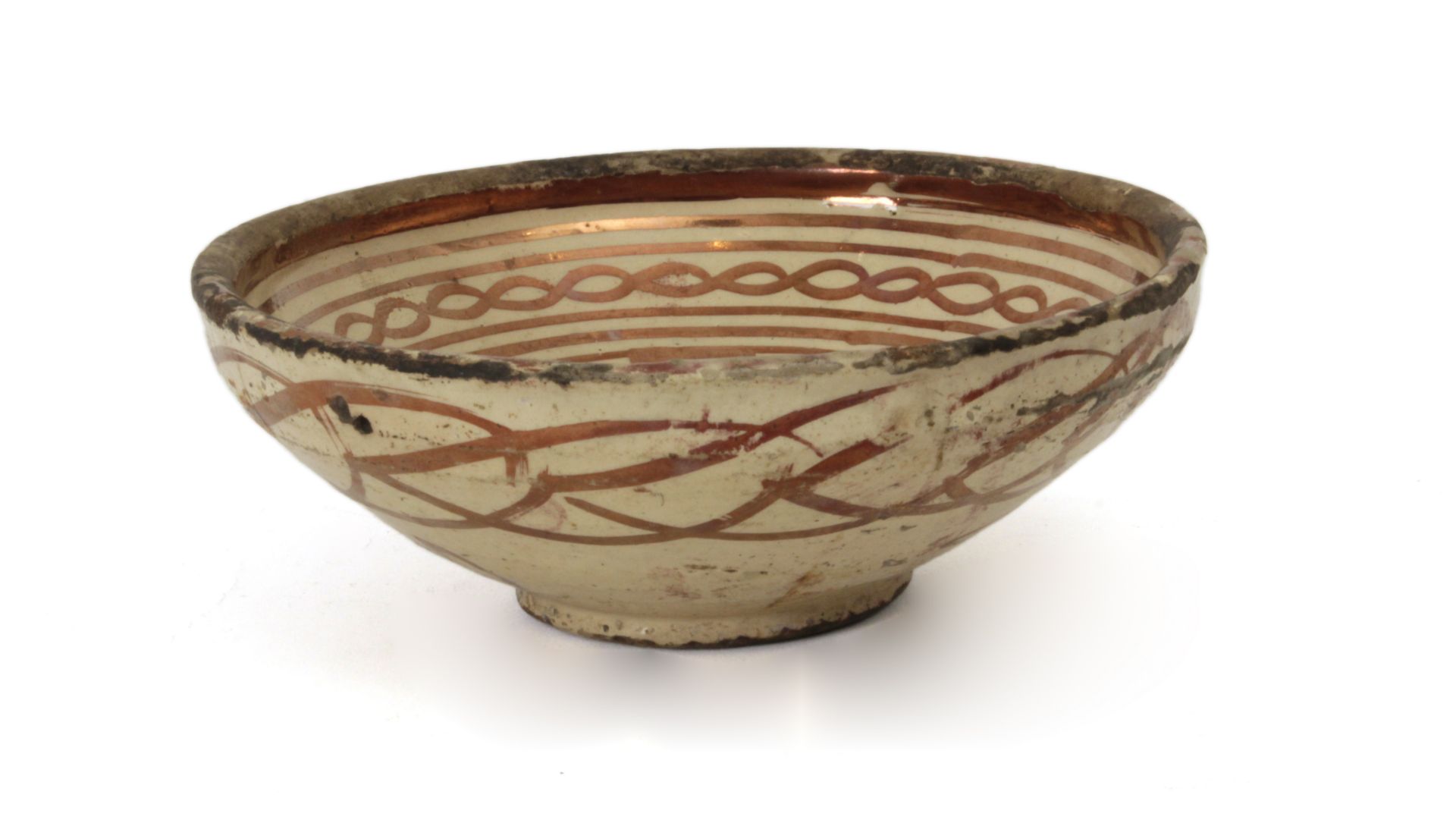 17th century earthenware bowl in Manises tin-glazed pottery - Image 2 of 2