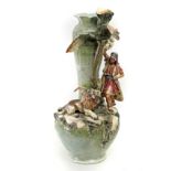 20th century English vase in polychromed porcelain depicting a hunting scene
