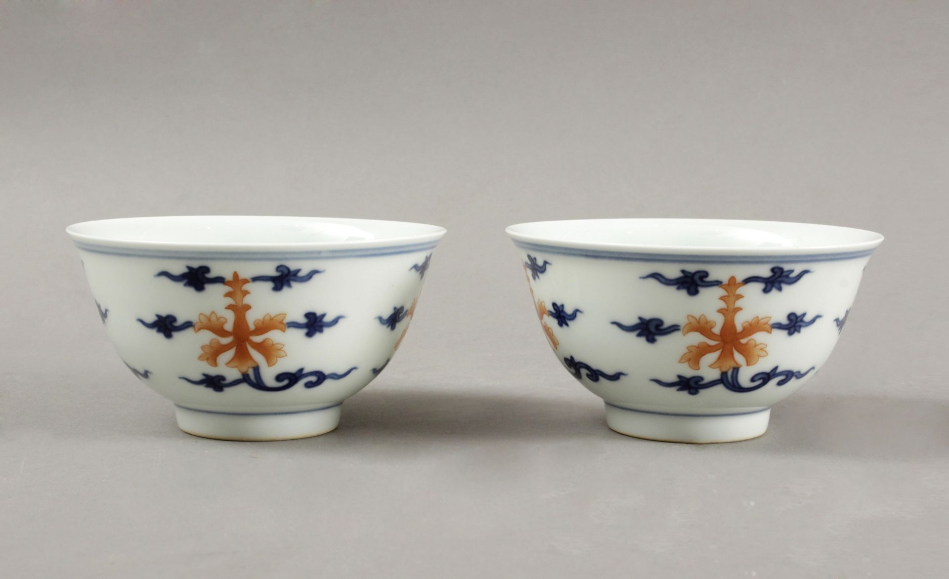 Pair of 20th century Chinese tea cups in blue and white porcelain