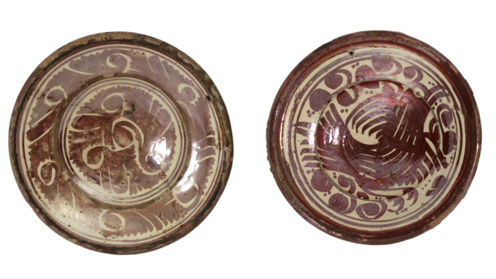 Pair of 17th century porringers in Manises tin-glazed pottery