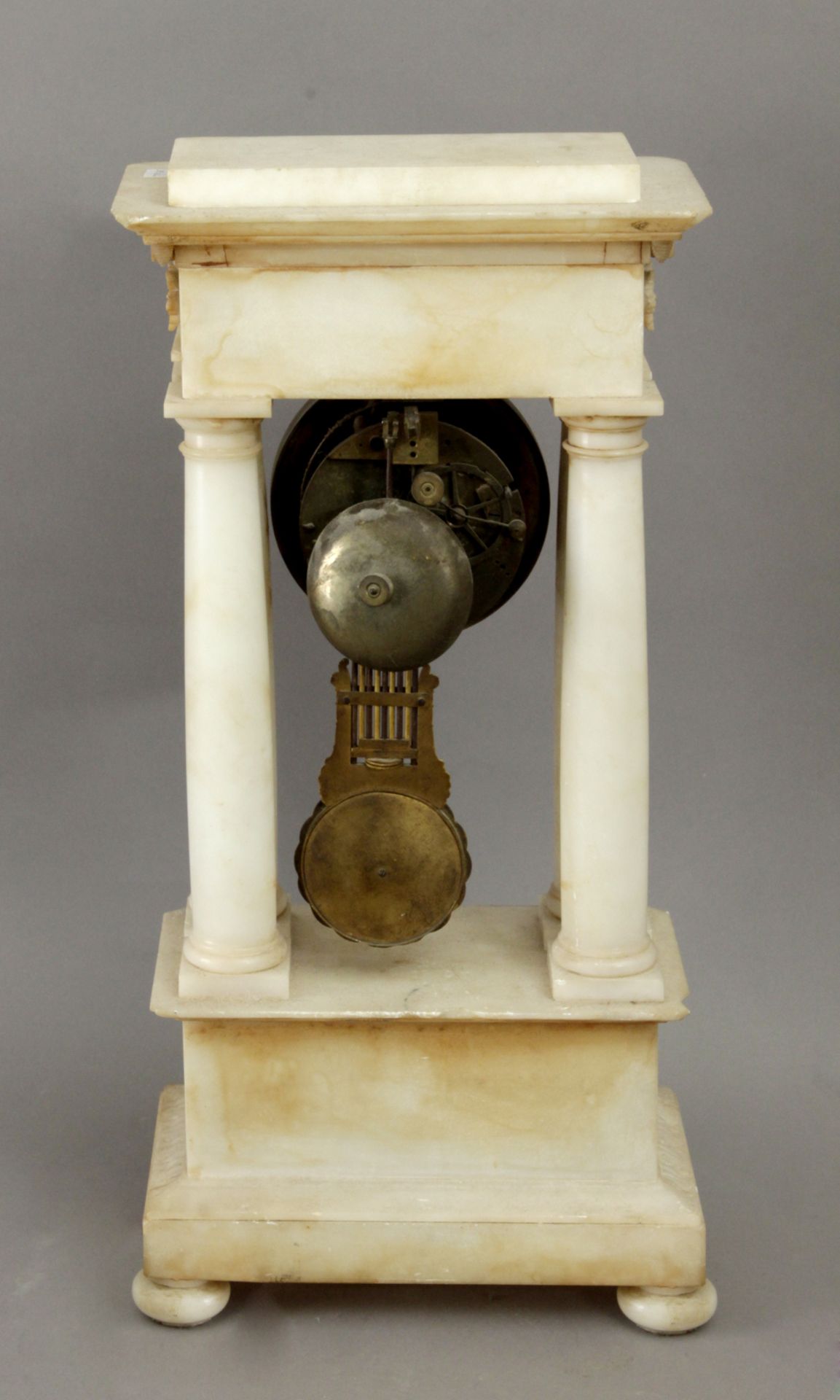 A French portico alabaster table clock - Bild 2 aus 7