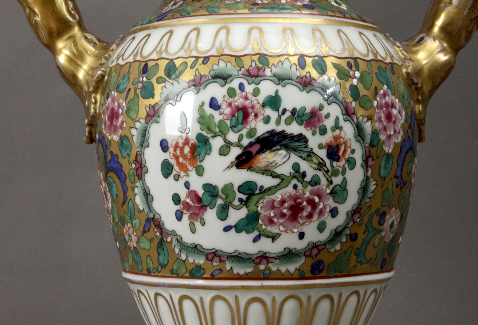 A 19th century French porcelain vase - Image 4 of 7