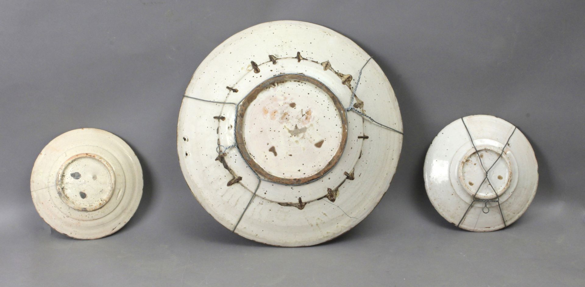 A set of three 19th century Catalan plates in Banyoles pottery - Image 2 of 2