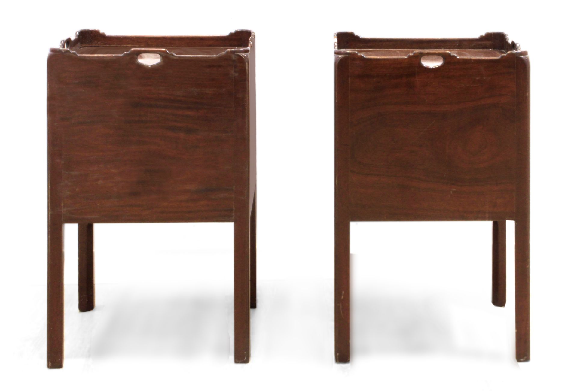 A pair of 19th century English oak nightstands - Image 2 of 4