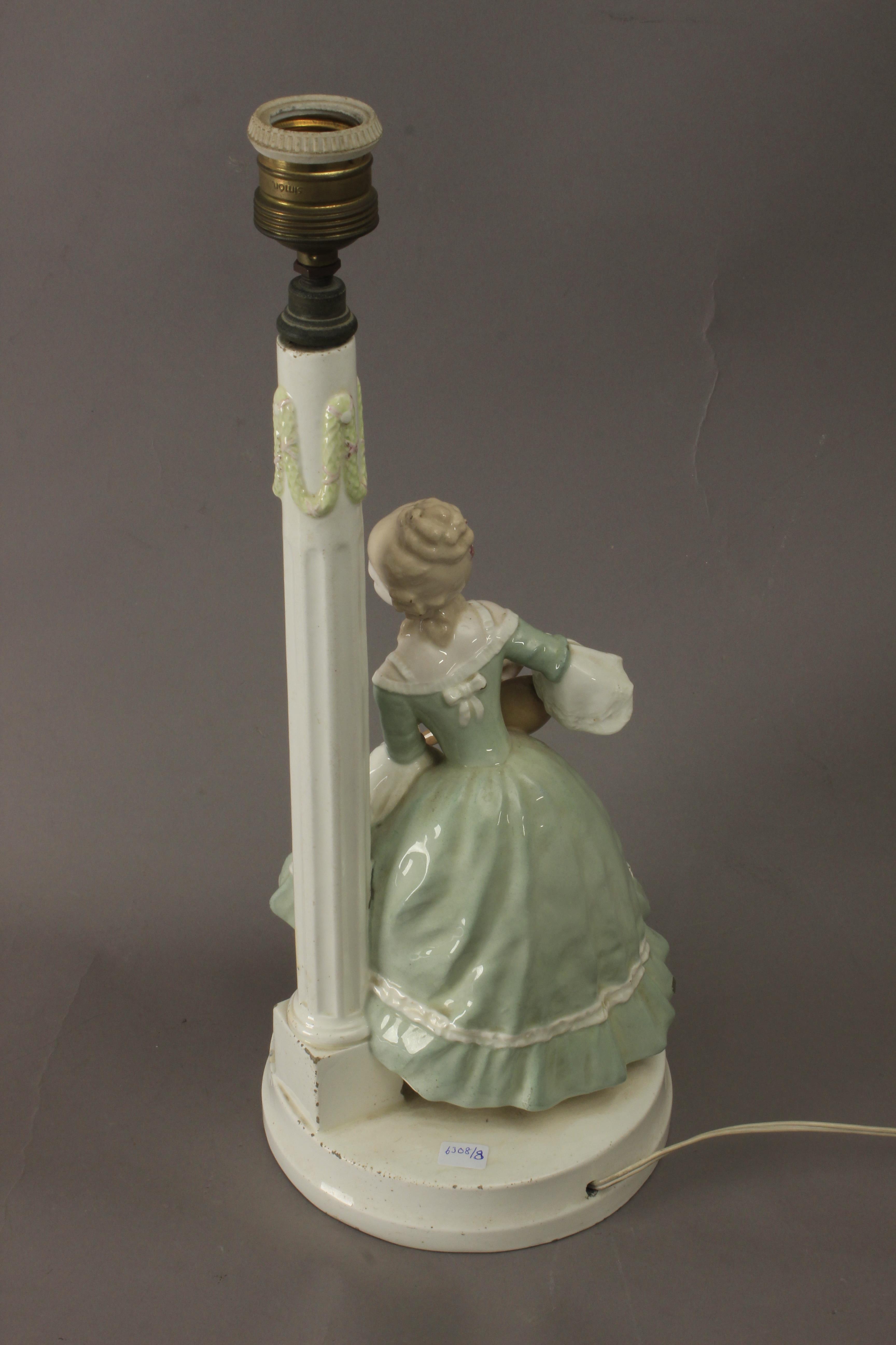 A 20th century Austrian table lamp in Goldscheider porcelain - Image 8 of 8