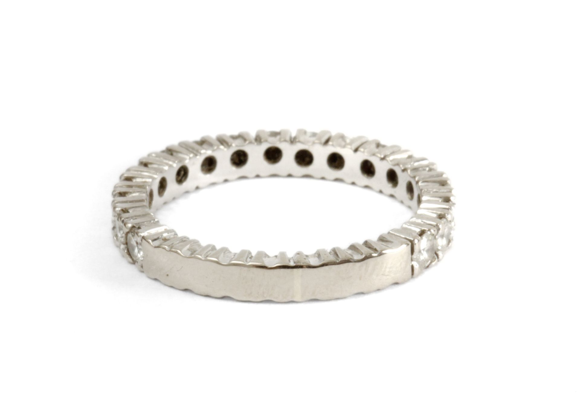 A brilliant cut diamonds eternity ring with an 18 k. white gold setting - Image 2 of 2