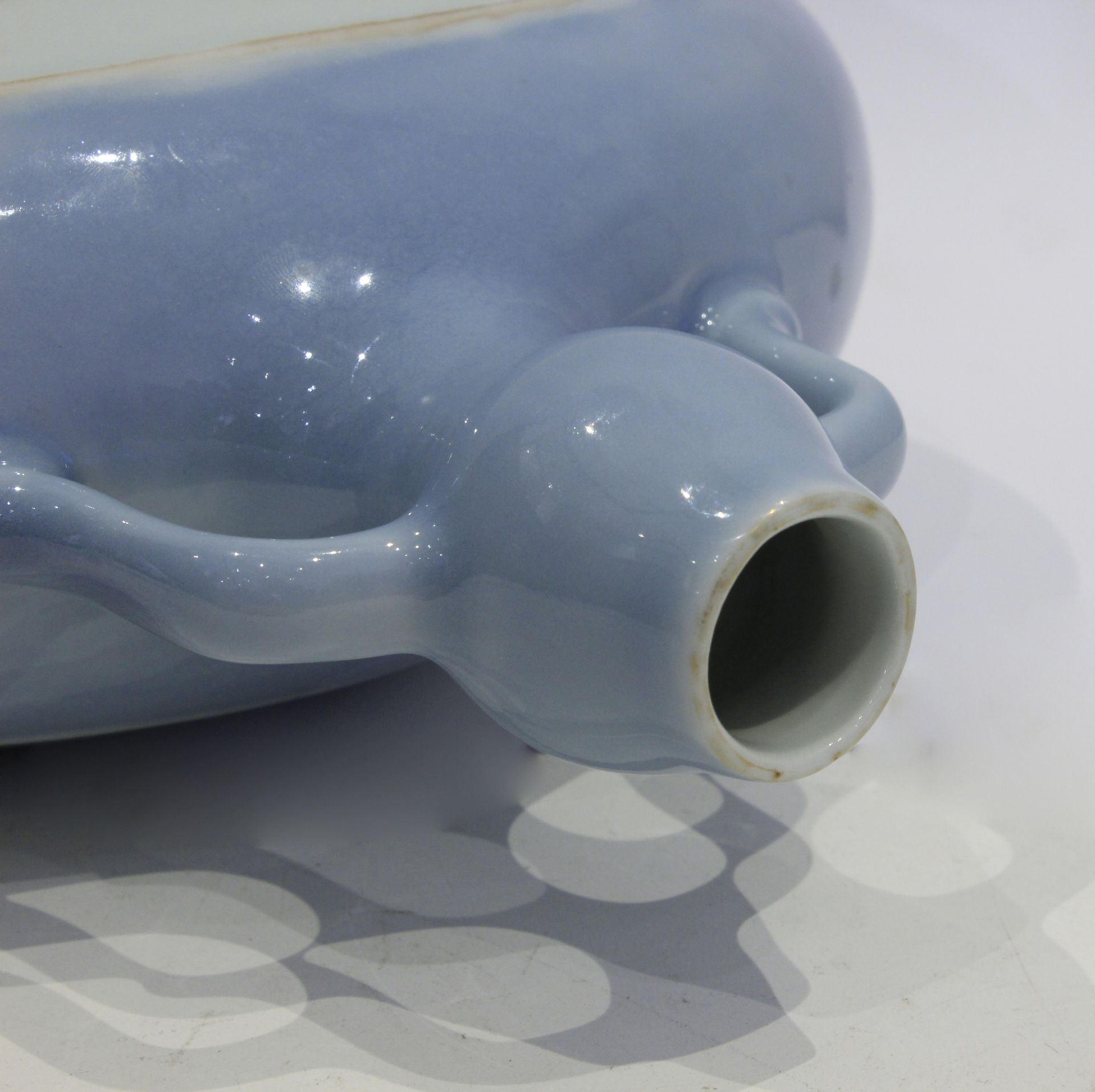 A 20th century pilgrim bottle in clair de lune porcelain - Image 10 of 11