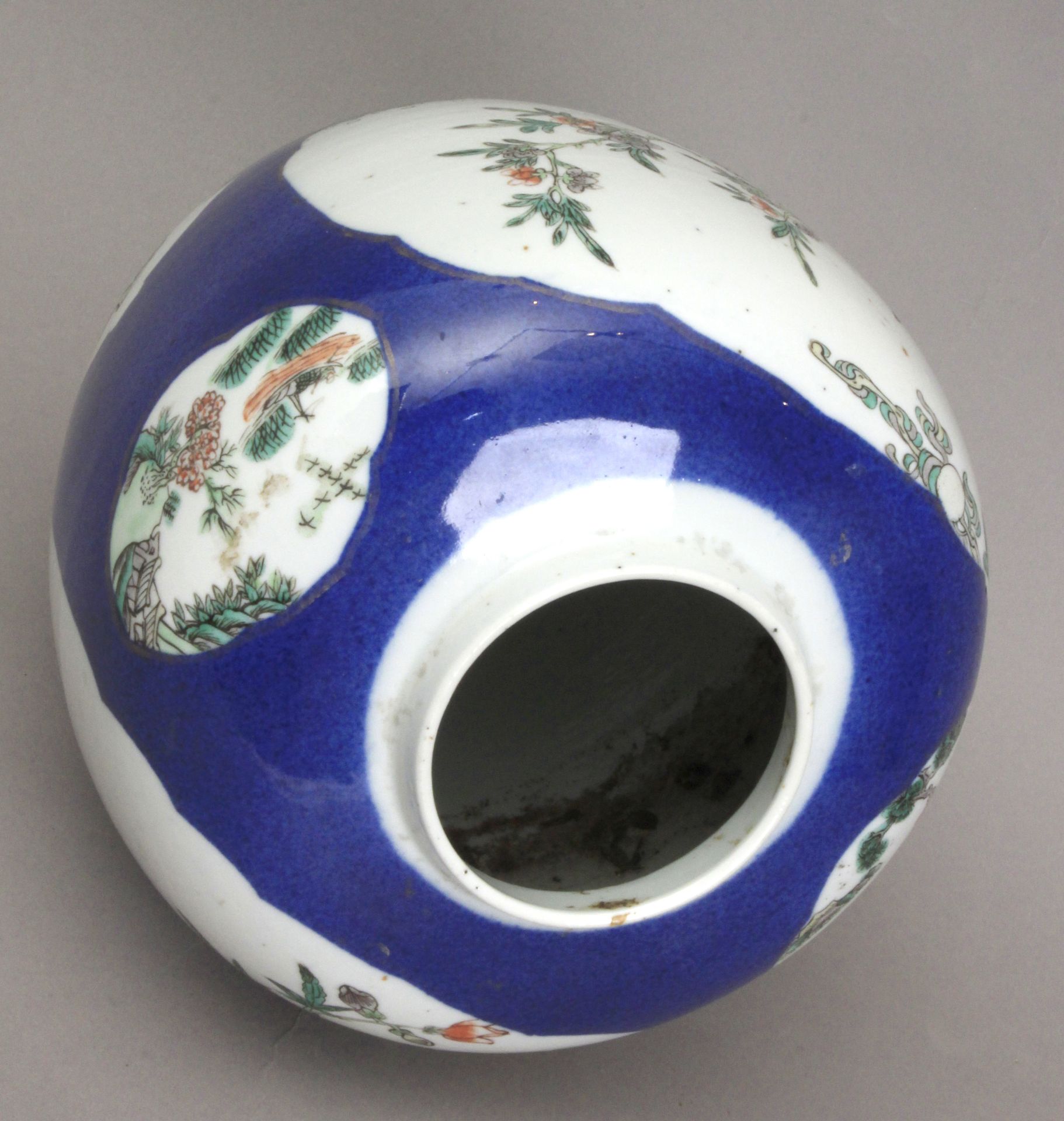 An 18th century Chinese porcelain ginger pot - Image 4 of 4