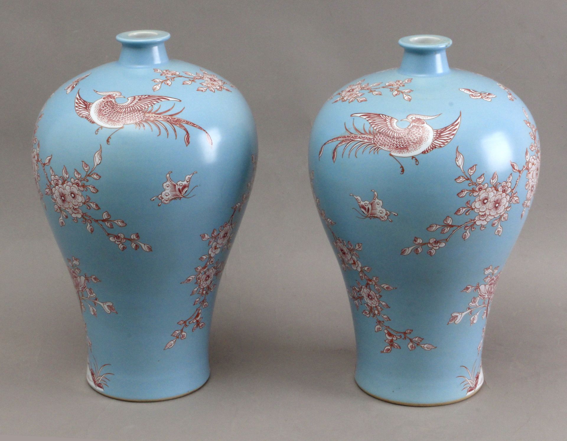 Pair of 20th century Chinese vases in blue monochrome porcelain - Bild 2 aus 2