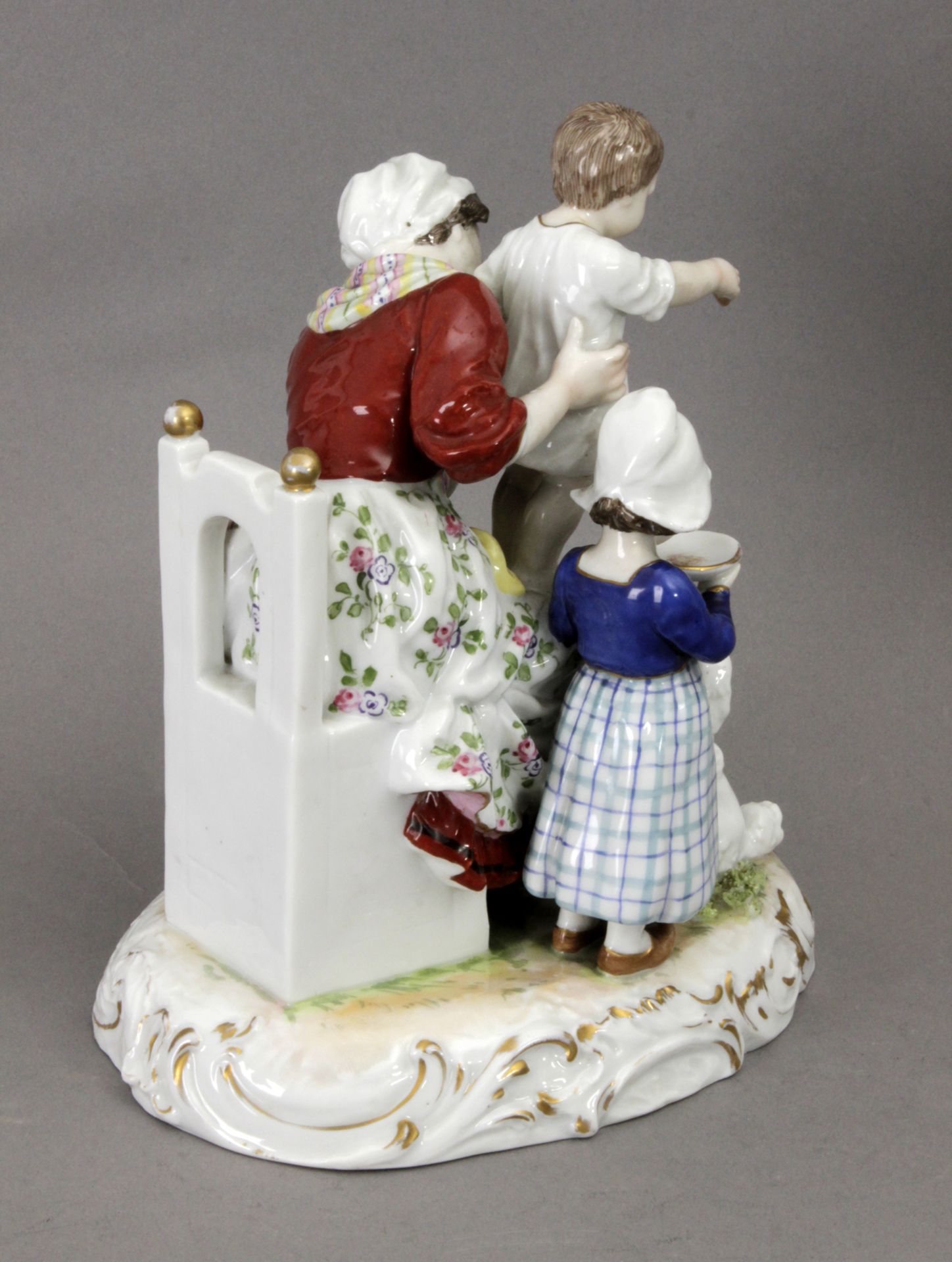 An early 20th century group of figurines in German porcelain - Bild 3 aus 4