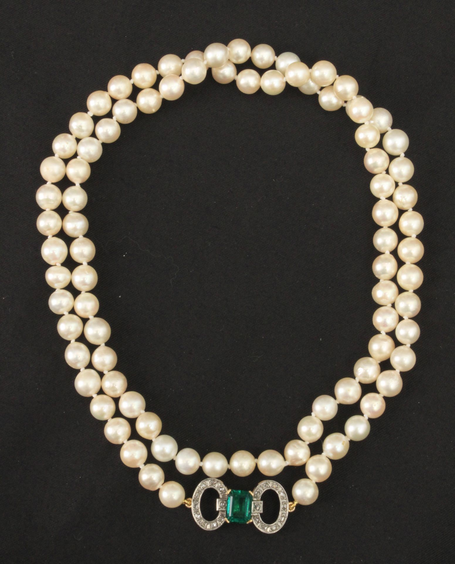 A cultured pearl necklace with an Art-Déco style clasp - Image 2 of 2