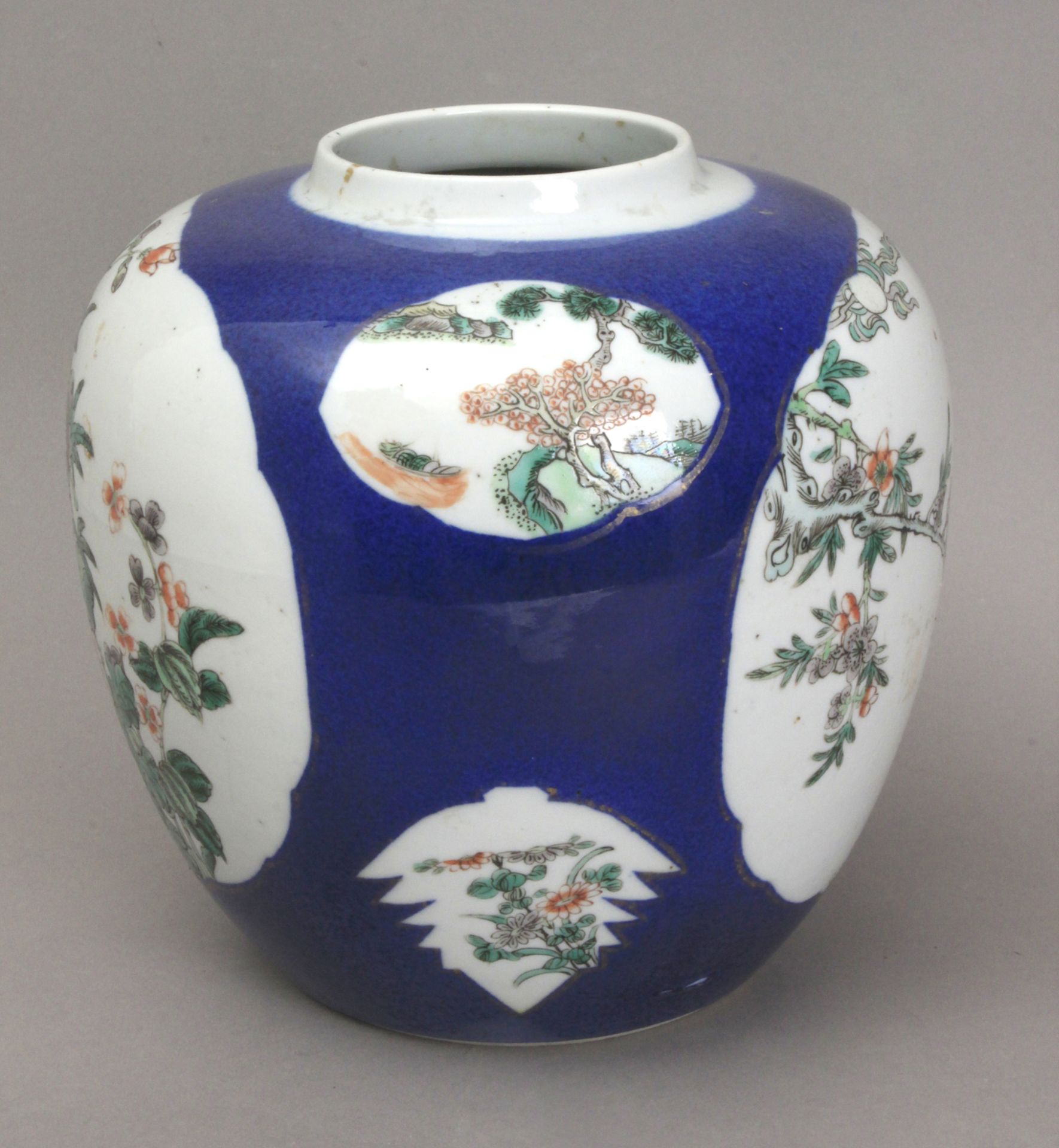 An 18th century Chinese porcelain ginger pot - Image 2 of 4