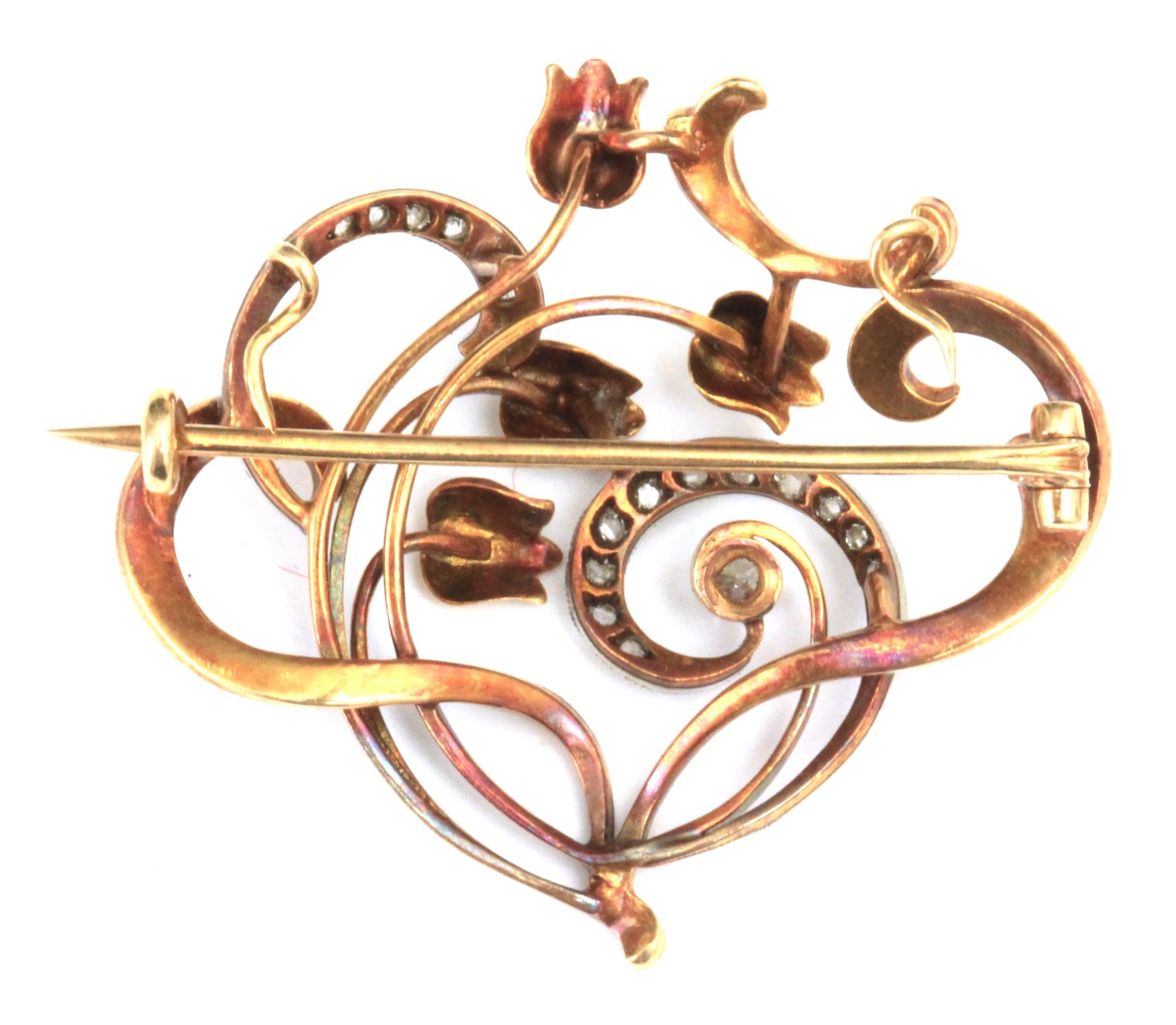 An Art Nouveau diamond brooch circa 1900 with an 18 k. yellow gold setting - Image 2 of 2