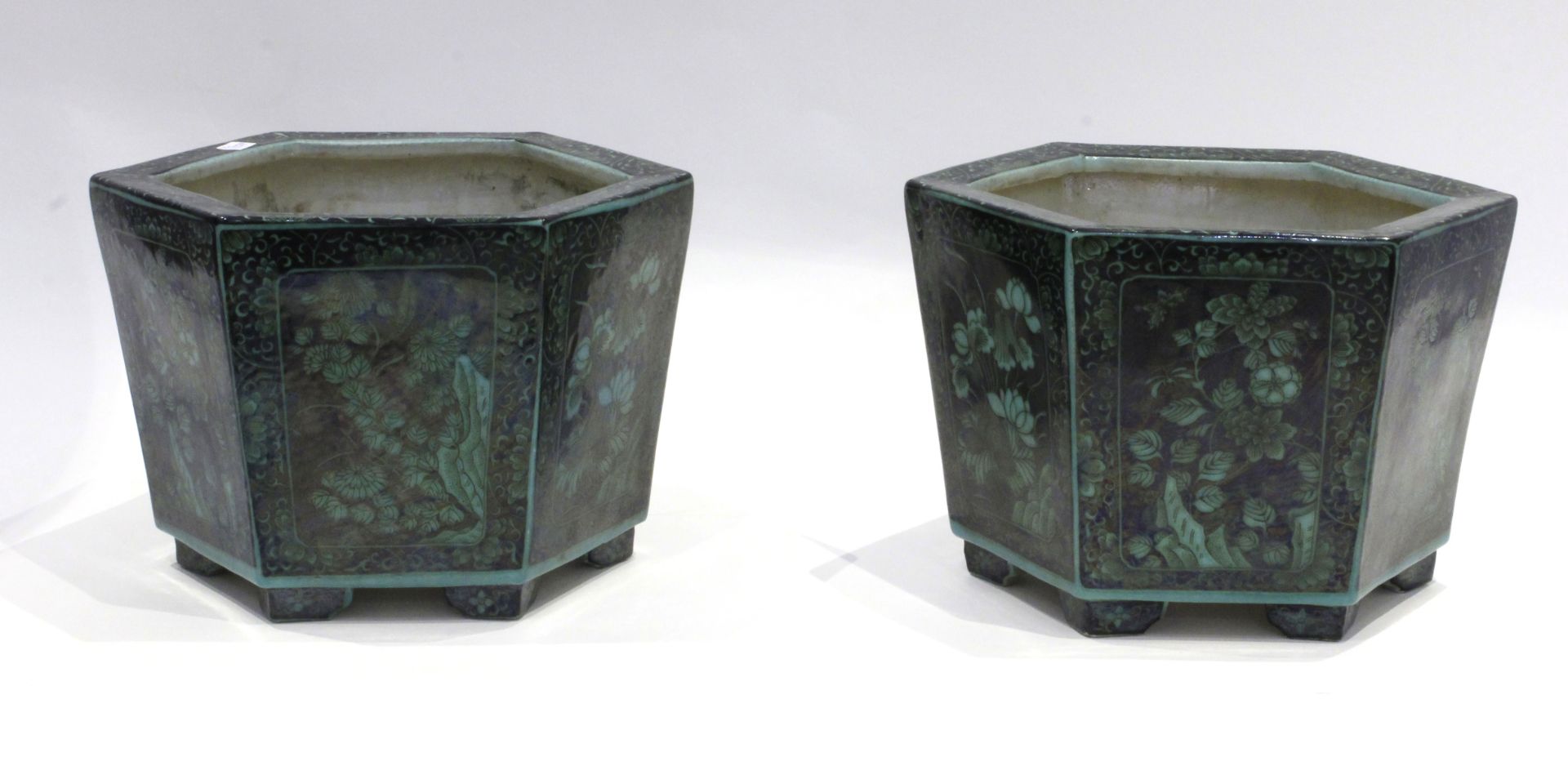 A pair of late 19th century Chinese cache-pots in Famille Noir porcelain - Image 6 of 9