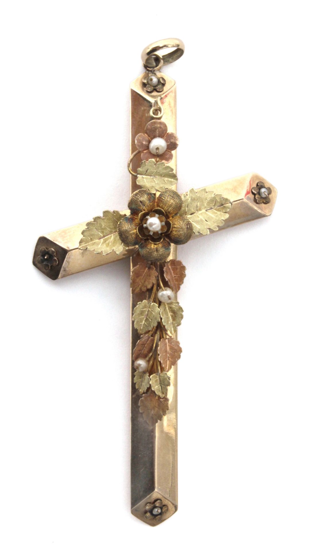 A late 19th century Alphonsine pendant cross with an 18 k. yellow gold setting