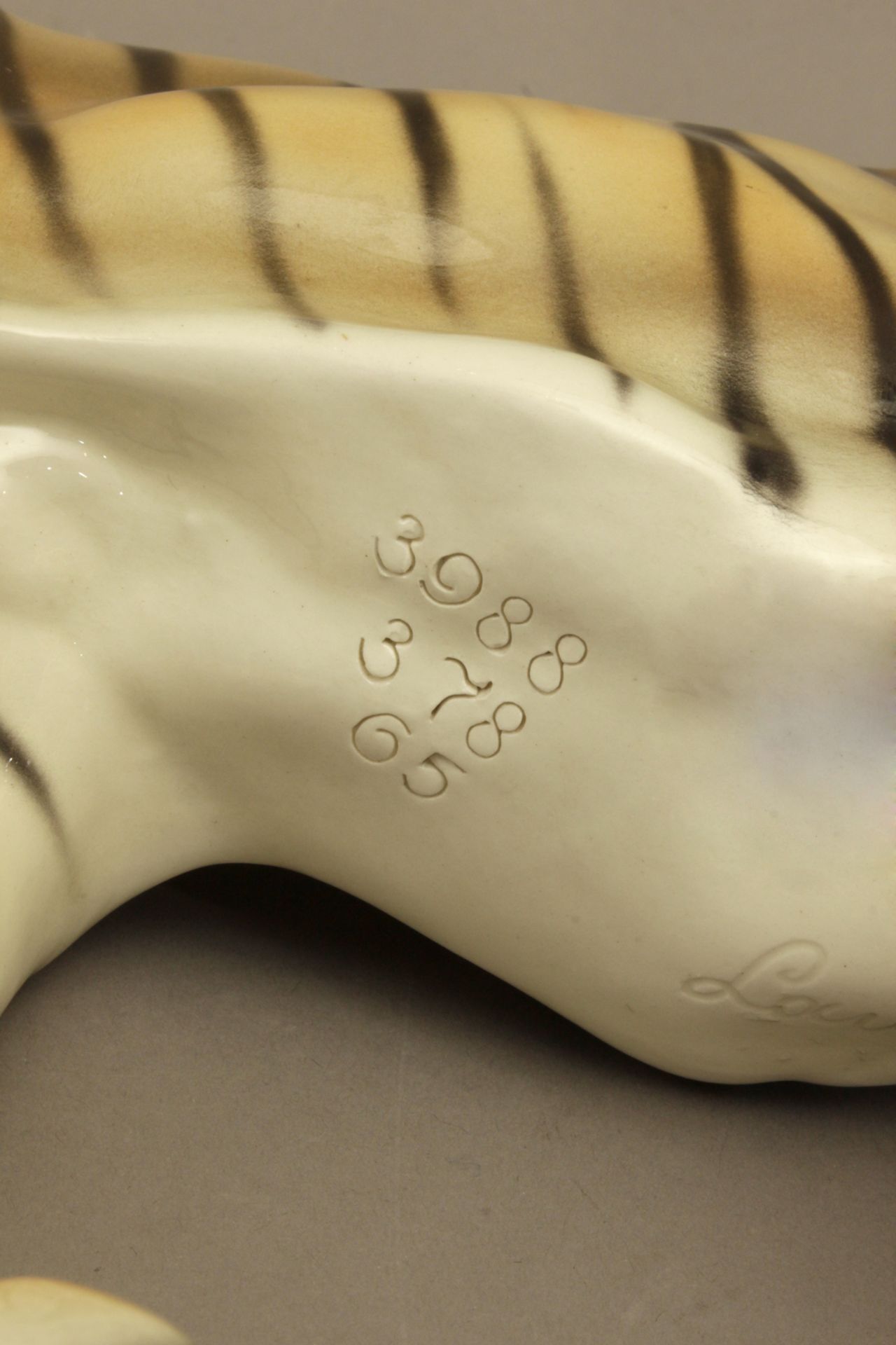 First third of 20th century Austrian figure of a tiger in Goldscheider porcelain - Image 2 of 2