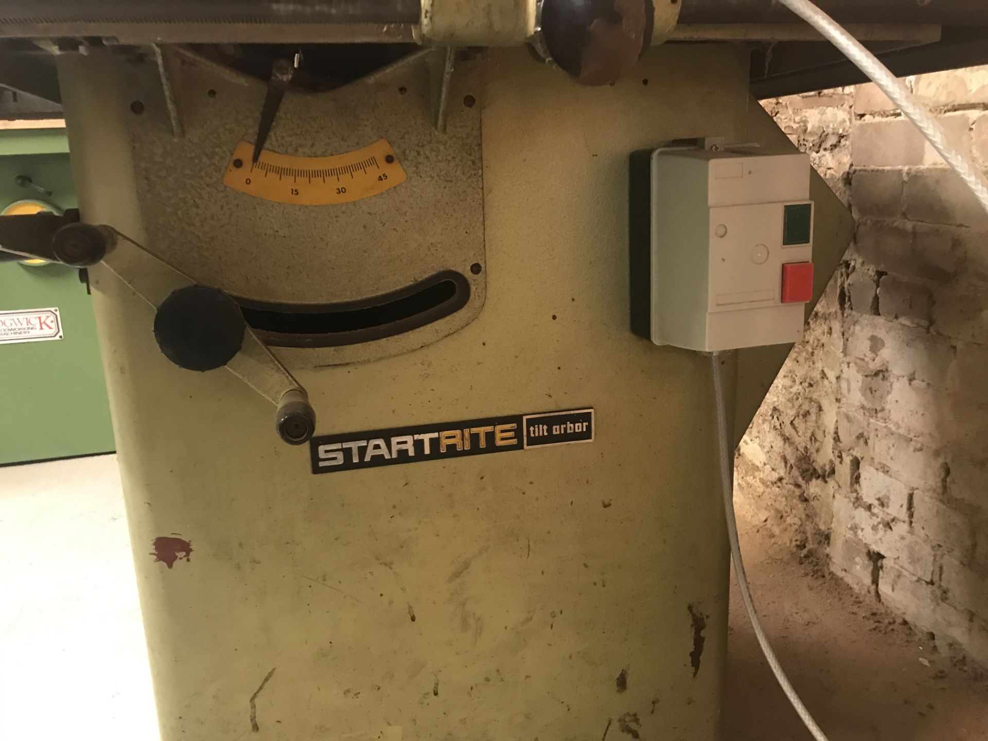 Startrite 182mm dia. CIRCULAR SAW BENCH/ RIP SAW, serial no. 275.85850, single phase, with tilting - Bild 6 aus 6