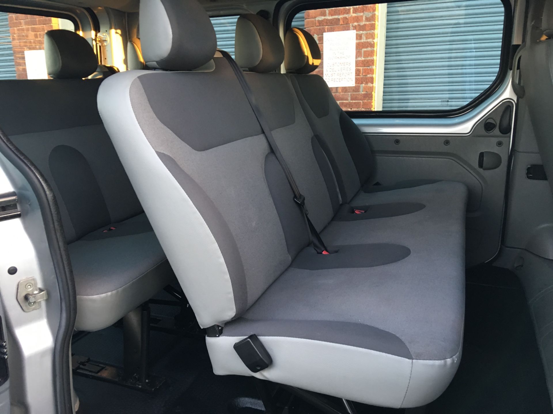 Renault Trafic SL27 Sport DCI 115 Nine Seat Diesel Mini Bus - Image 7 of 12