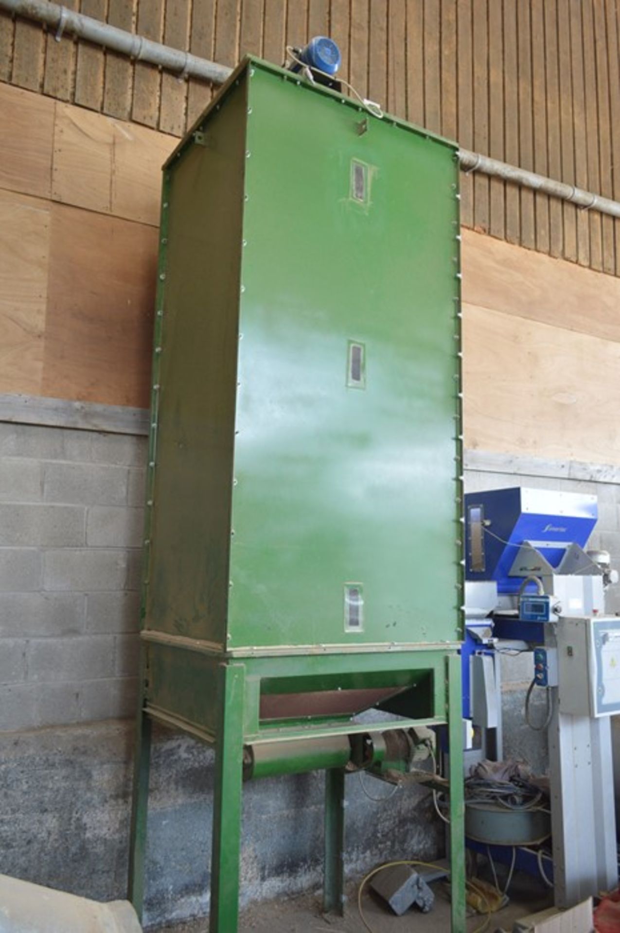 VERTICAL PELLET COOLER, approx.. 1.2m x 1m x 2.8m - Image 2 of 4